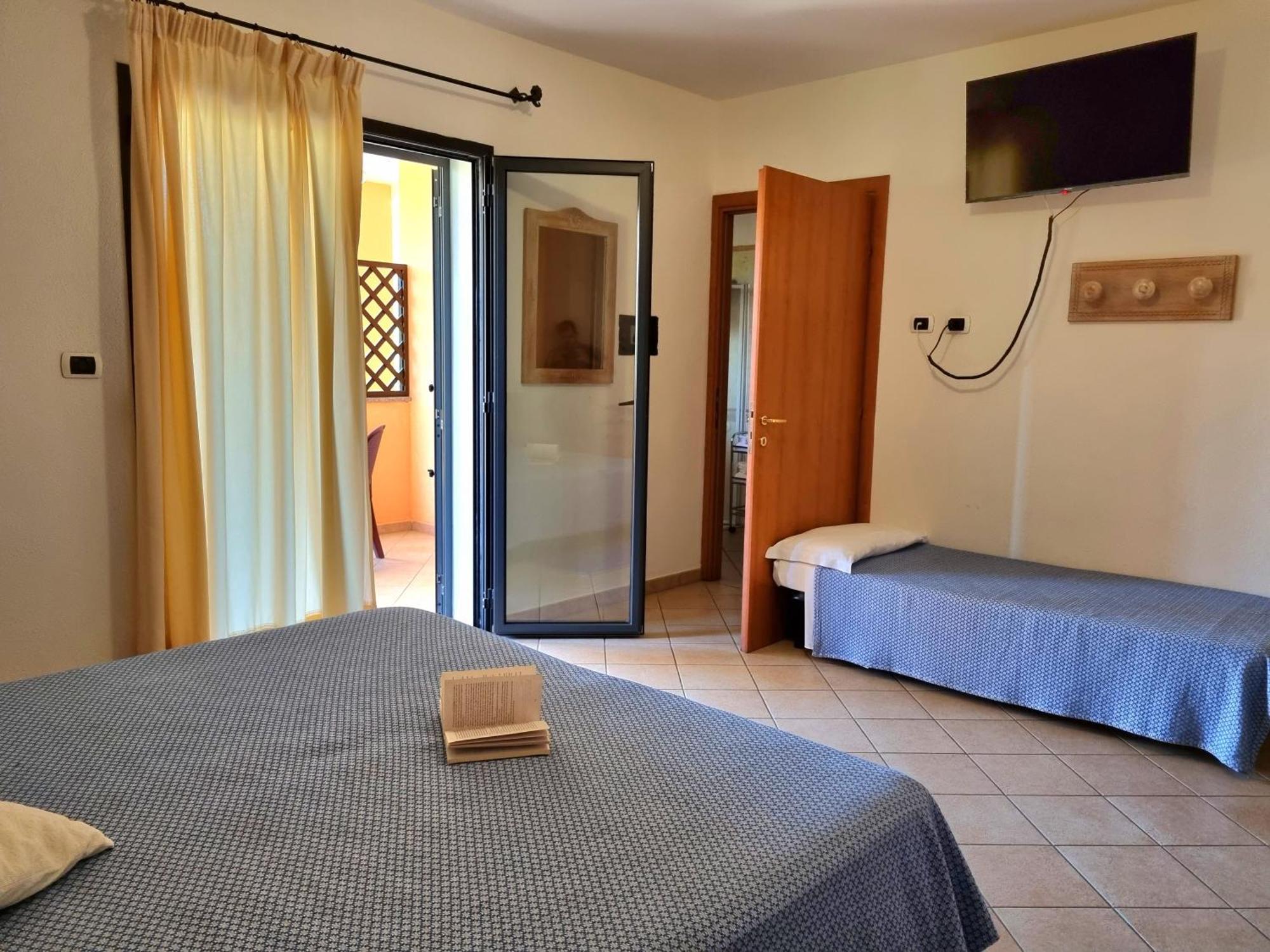 לה מדלנה Hotel Delle Isole מראה חיצוני תמונה
