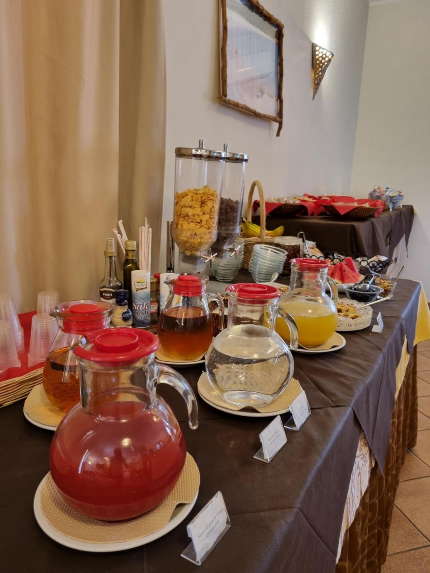 לה מדלנה Hotel Delle Isole מראה חיצוני תמונה