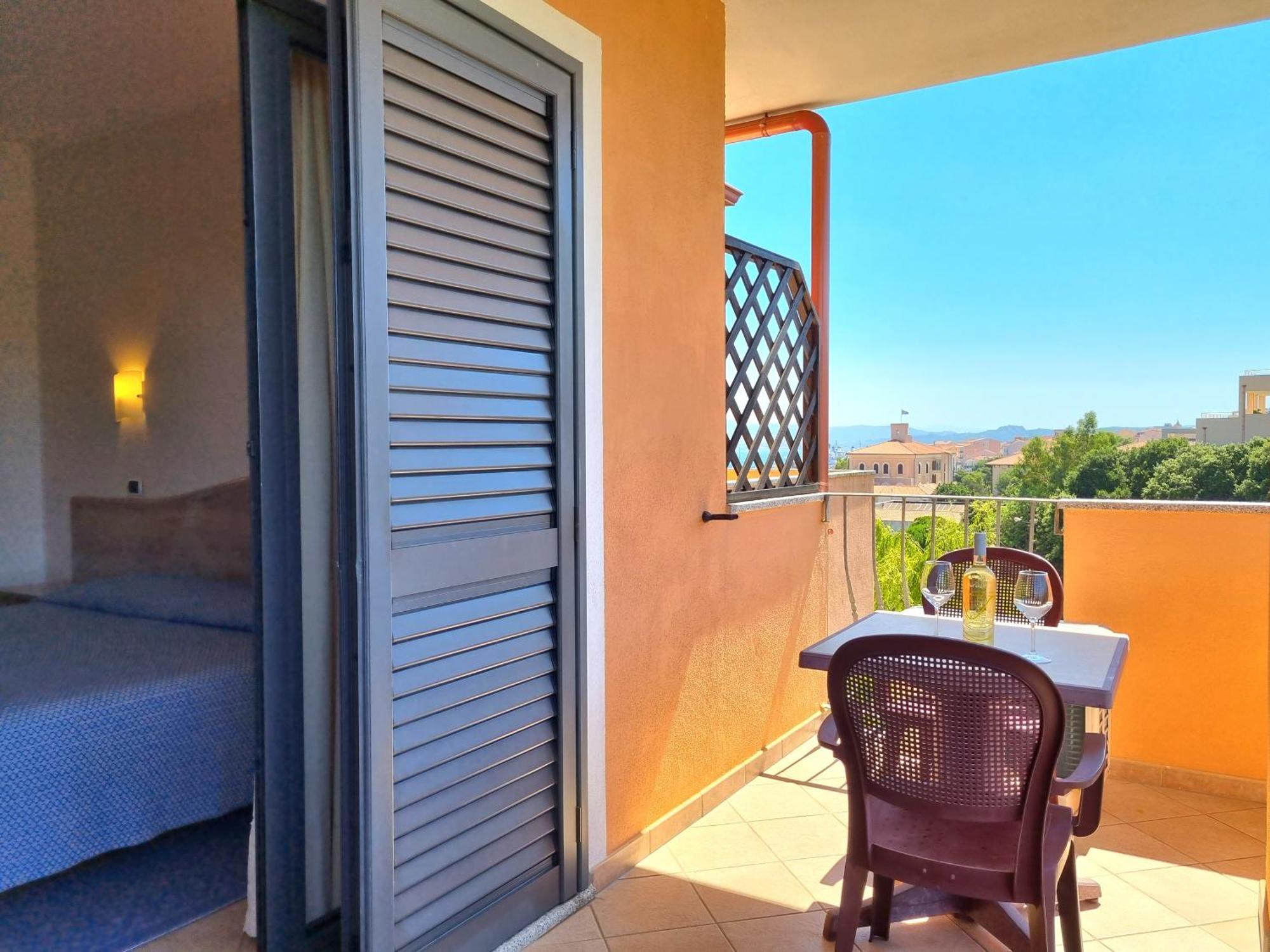 לה מדלנה Hotel Delle Isole מראה חיצוני תמונה