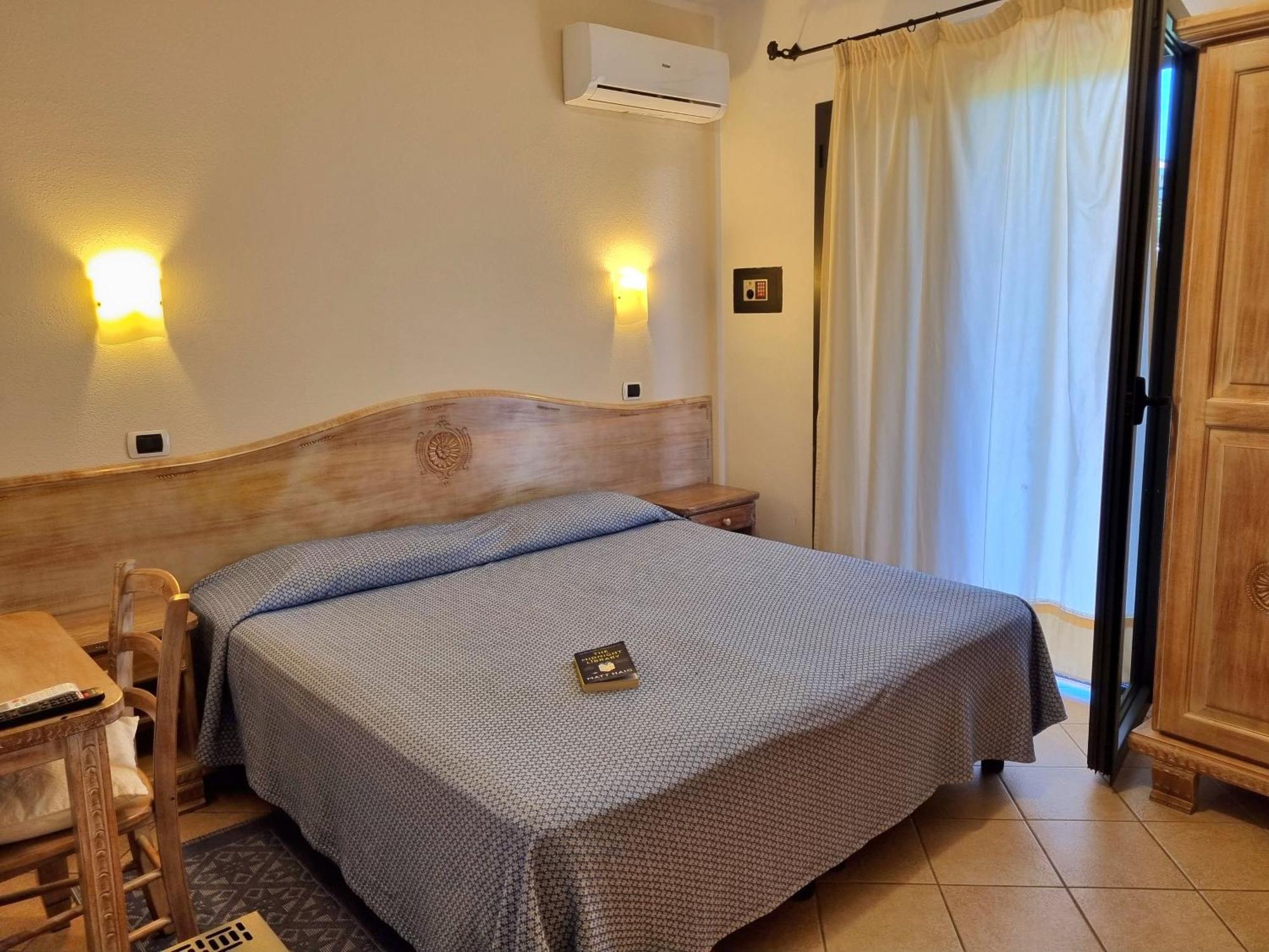 לה מדלנה Hotel Delle Isole מראה חיצוני תמונה