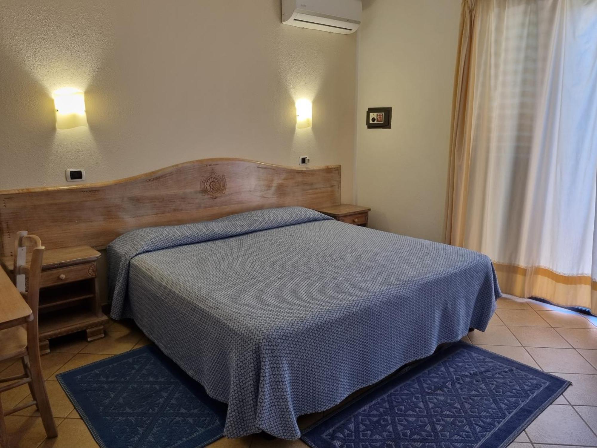 לה מדלנה Hotel Delle Isole מראה חיצוני תמונה