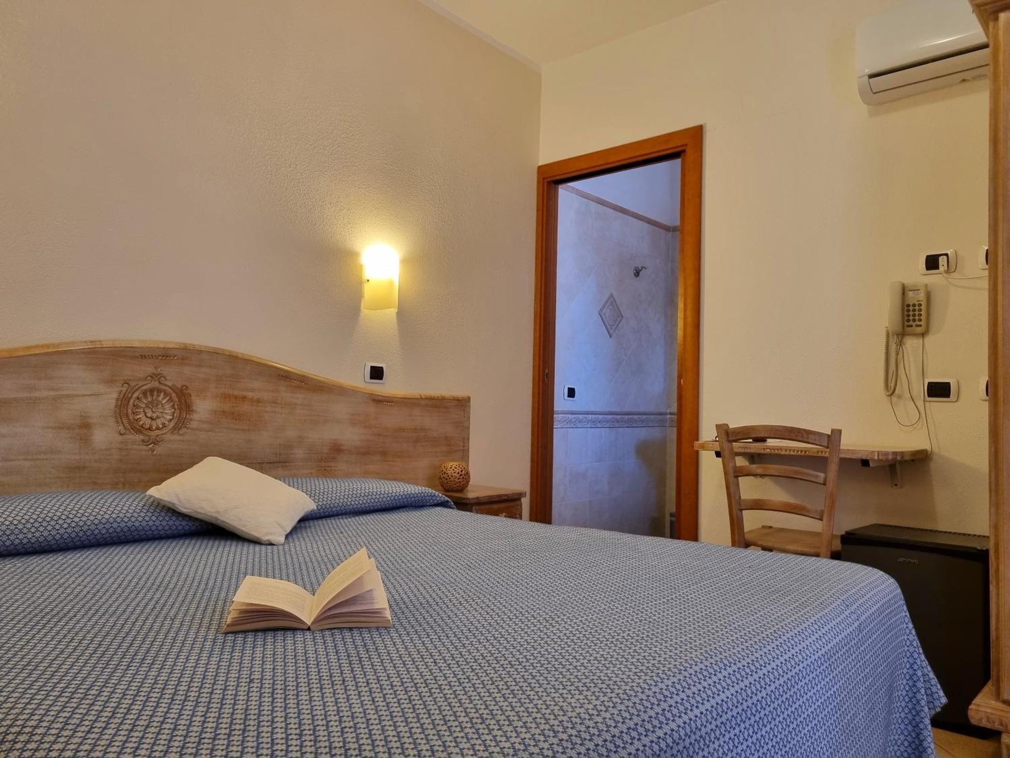 לה מדלנה Hotel Delle Isole מראה חיצוני תמונה