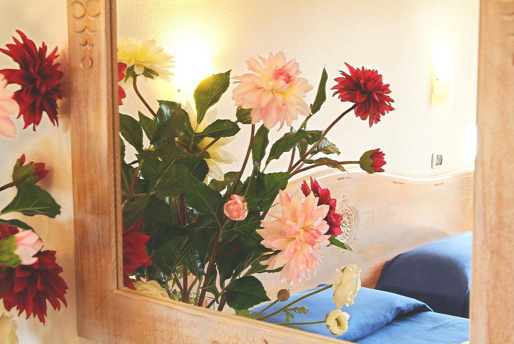 לה מדלנה Hotel Delle Isole מראה חיצוני תמונה