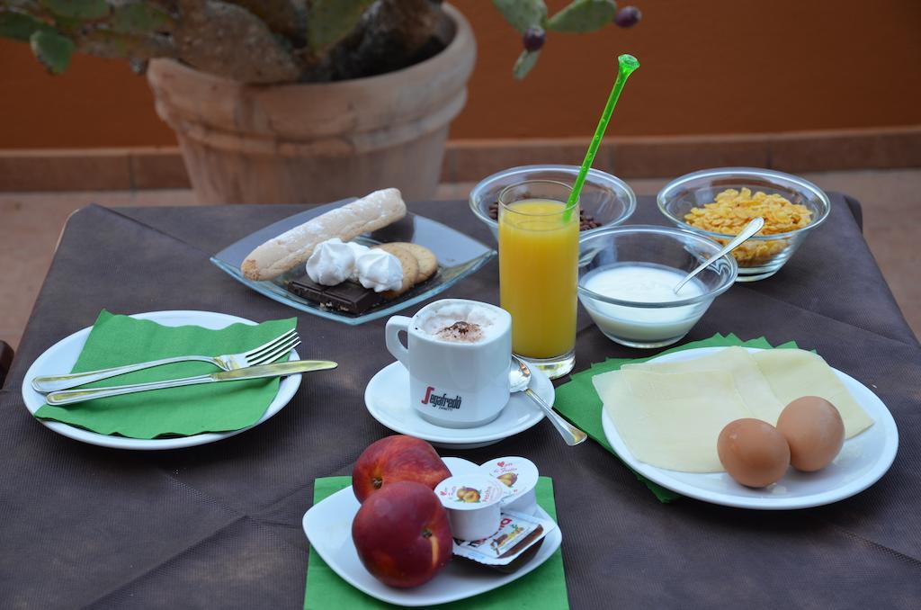 לה מדלנה Hotel Delle Isole מראה חיצוני תמונה